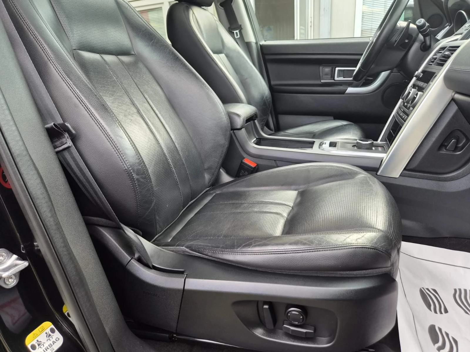 Land Rover Discovery Sport 2.0D-150кс-138000км-ПАНОРАМА-СУПЕР СЪСТОЯНИЕ, снимка 12 - Автомобили и джипове - 55287380