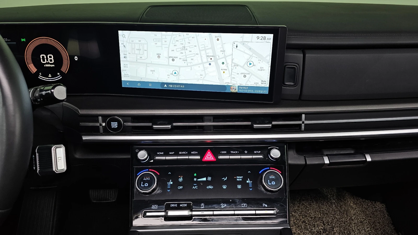 Hyundai Santa fe 2.5T | 7 места | Dual Sunroof | Ventilated Seats, снимка 10 - Автомобили и джипове - 55829814