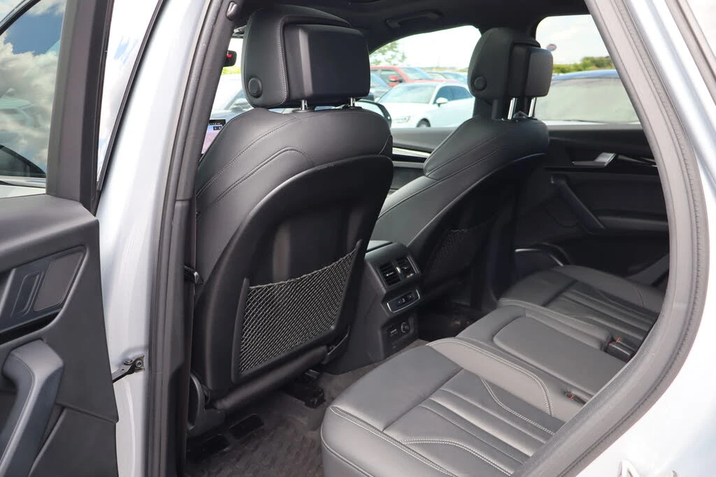 Audi Q5 45TFSI* BLACK OPTIC* DISTRONIC* ПАНО* КРАЙНА ЦЕНА, снимка 15 - Автомобили и джипове - 56162416