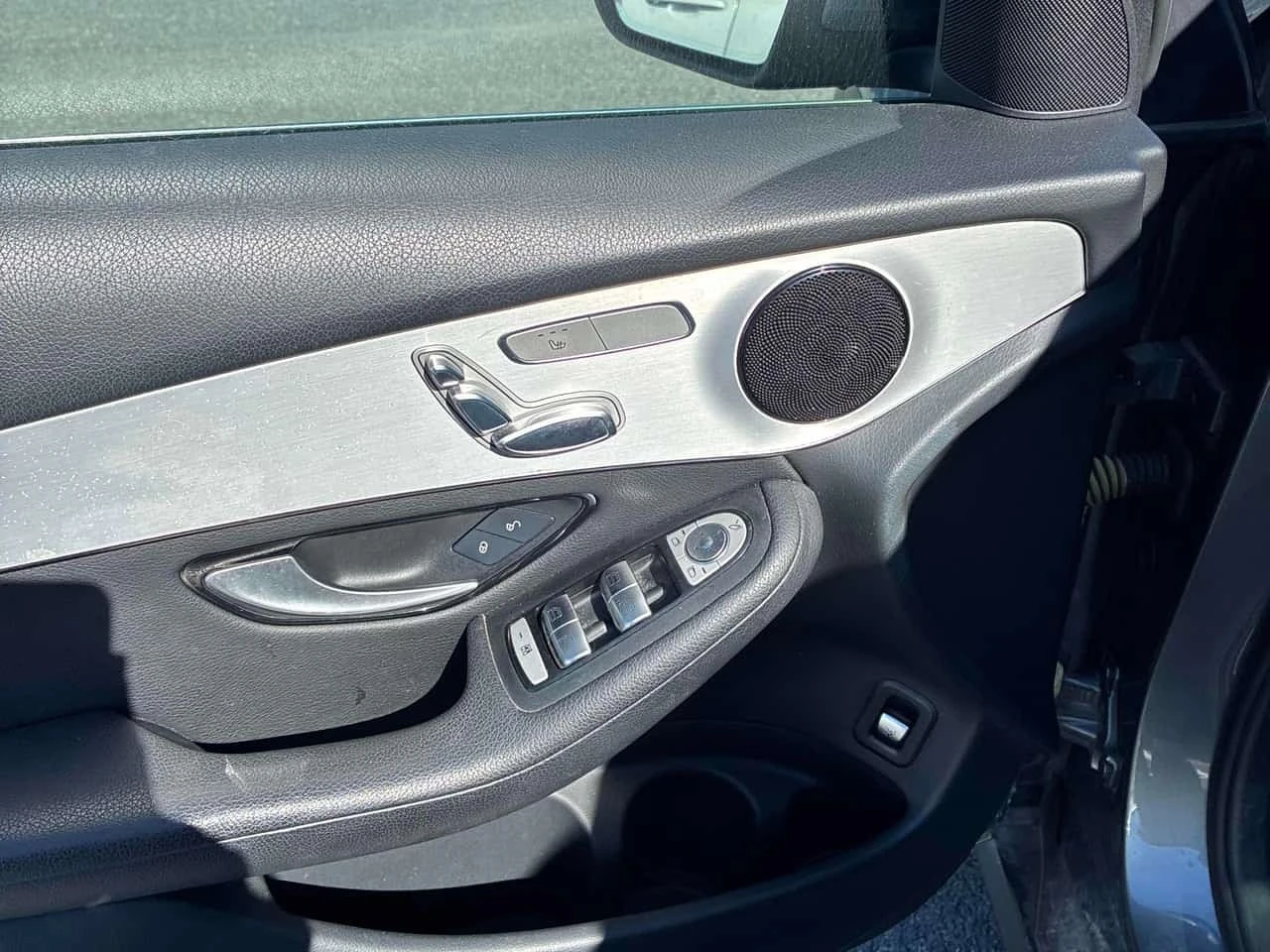 Mercedes-Benz GLC 300 * CARFAX * ОПЦИЯ ЗА ФИНАНСИРАНЕ, снимка 11 - Автомобили и джипове - 56207841
