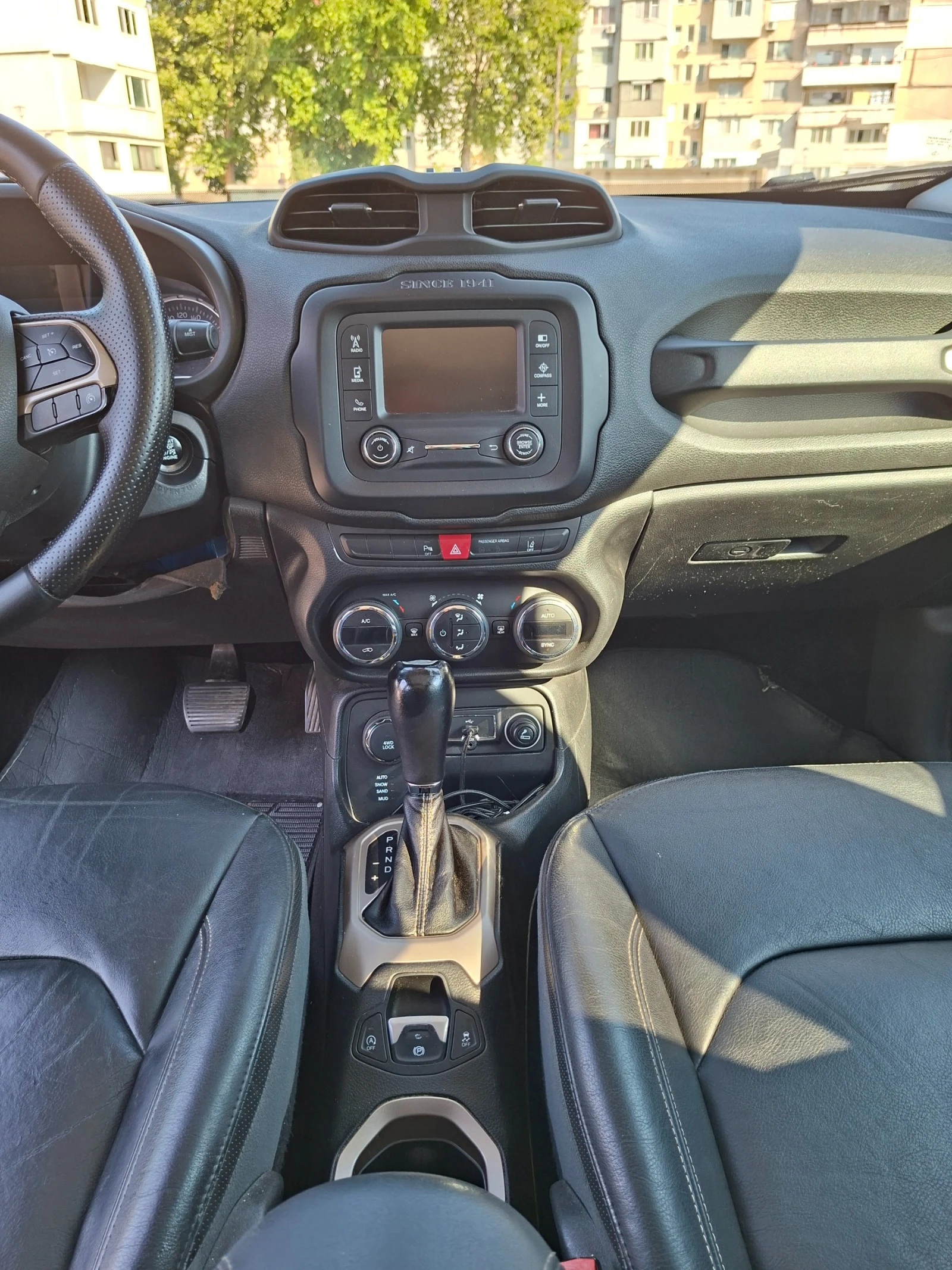 Jeep Renegade, снимка 8 - Автомобили и джипове - 56376559