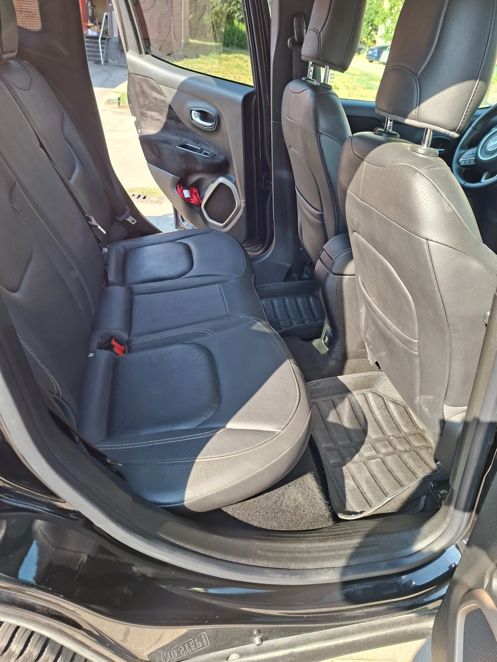 Jeep Renegade, снимка 5 - Автомобили и джипове - 56376559
