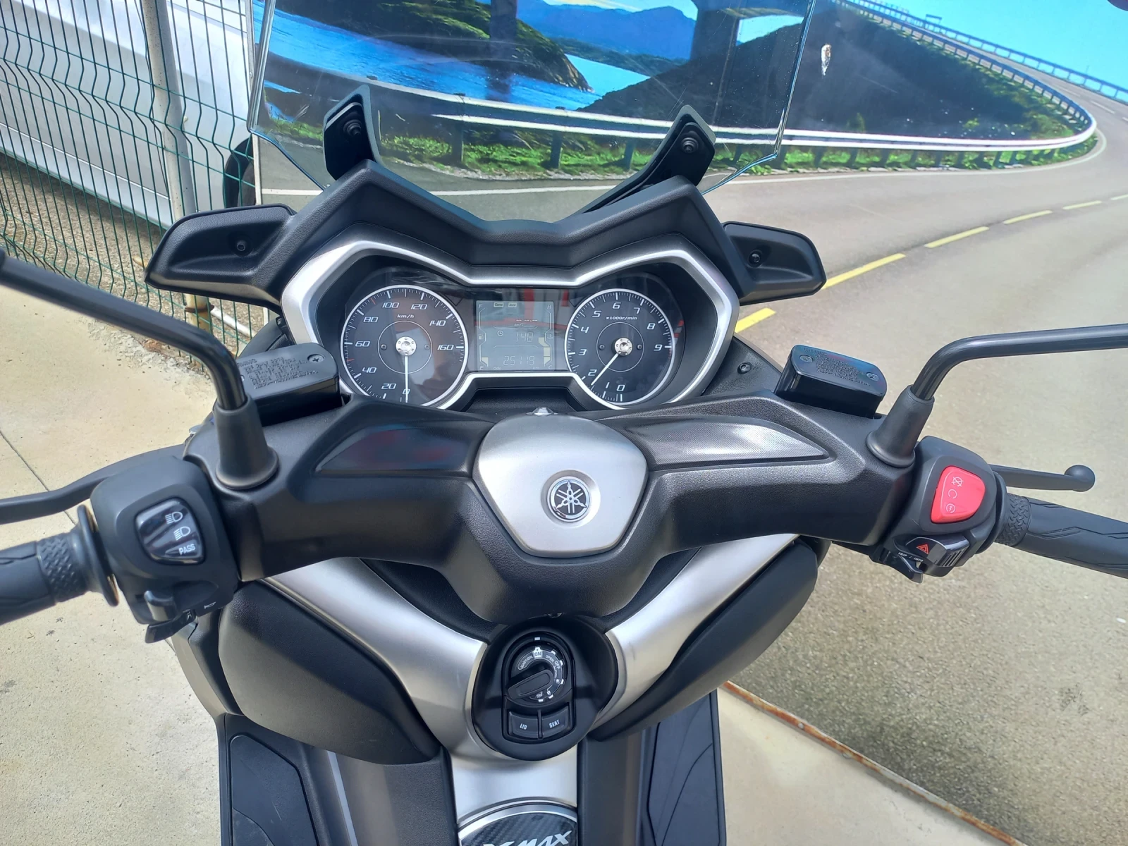 Yamaha X-max 300 ABS TC LED  - изображение 7