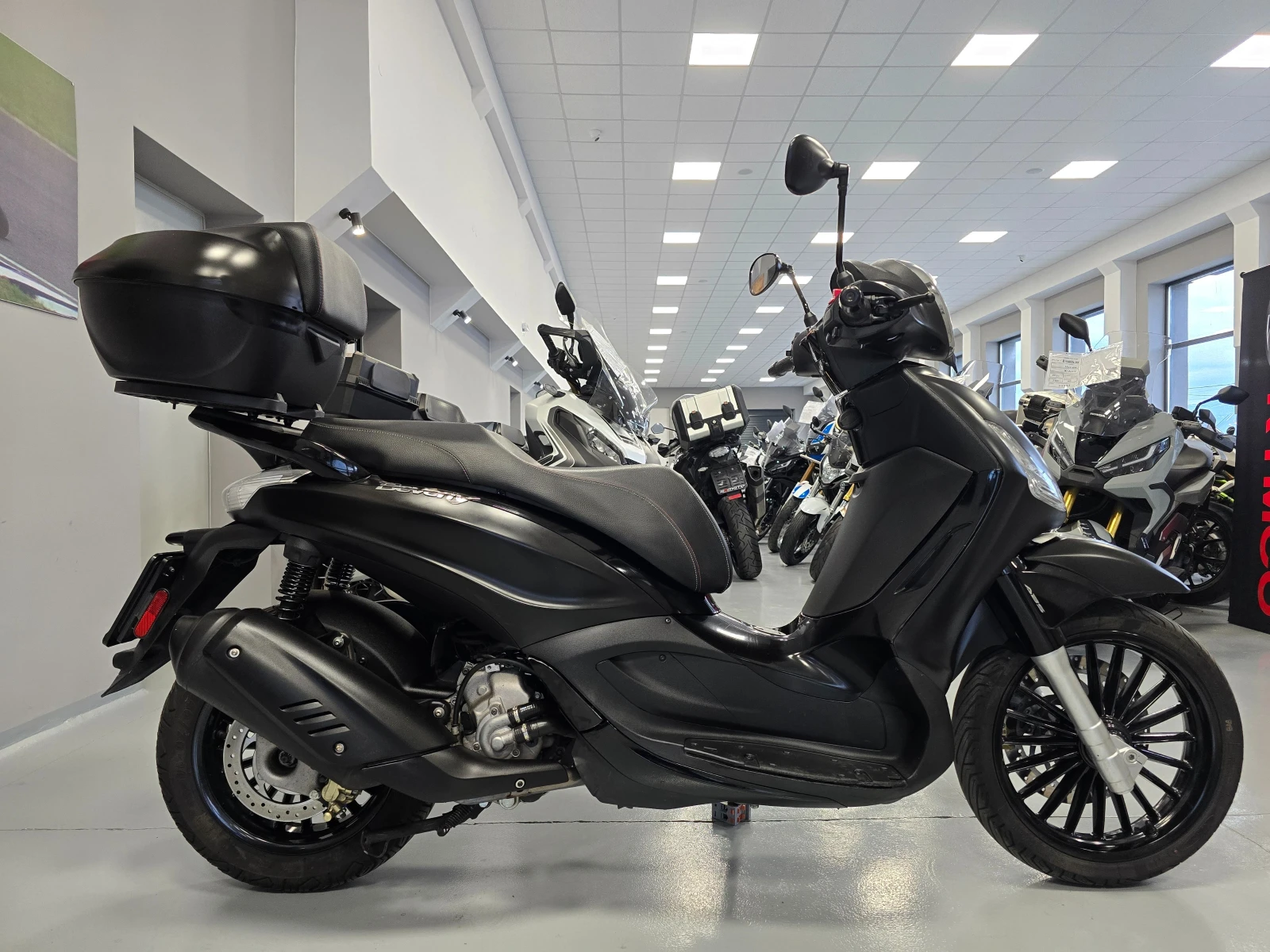 Piaggio Beverly 300ie, ABS-ASR, 2020г. - изображение 2