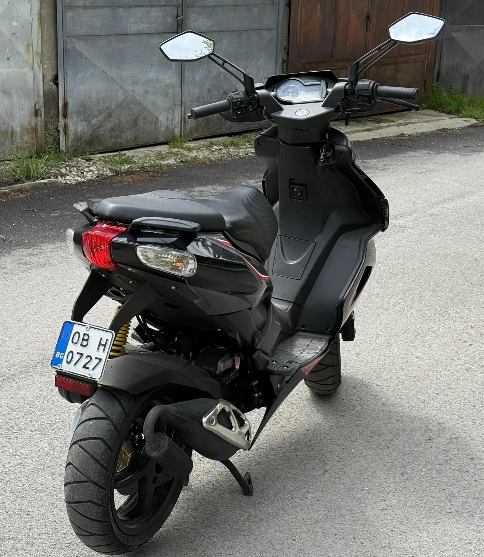 Aprilia Sr 50 R, снимка 3 - Мотоциклети и мототехника - 54677012