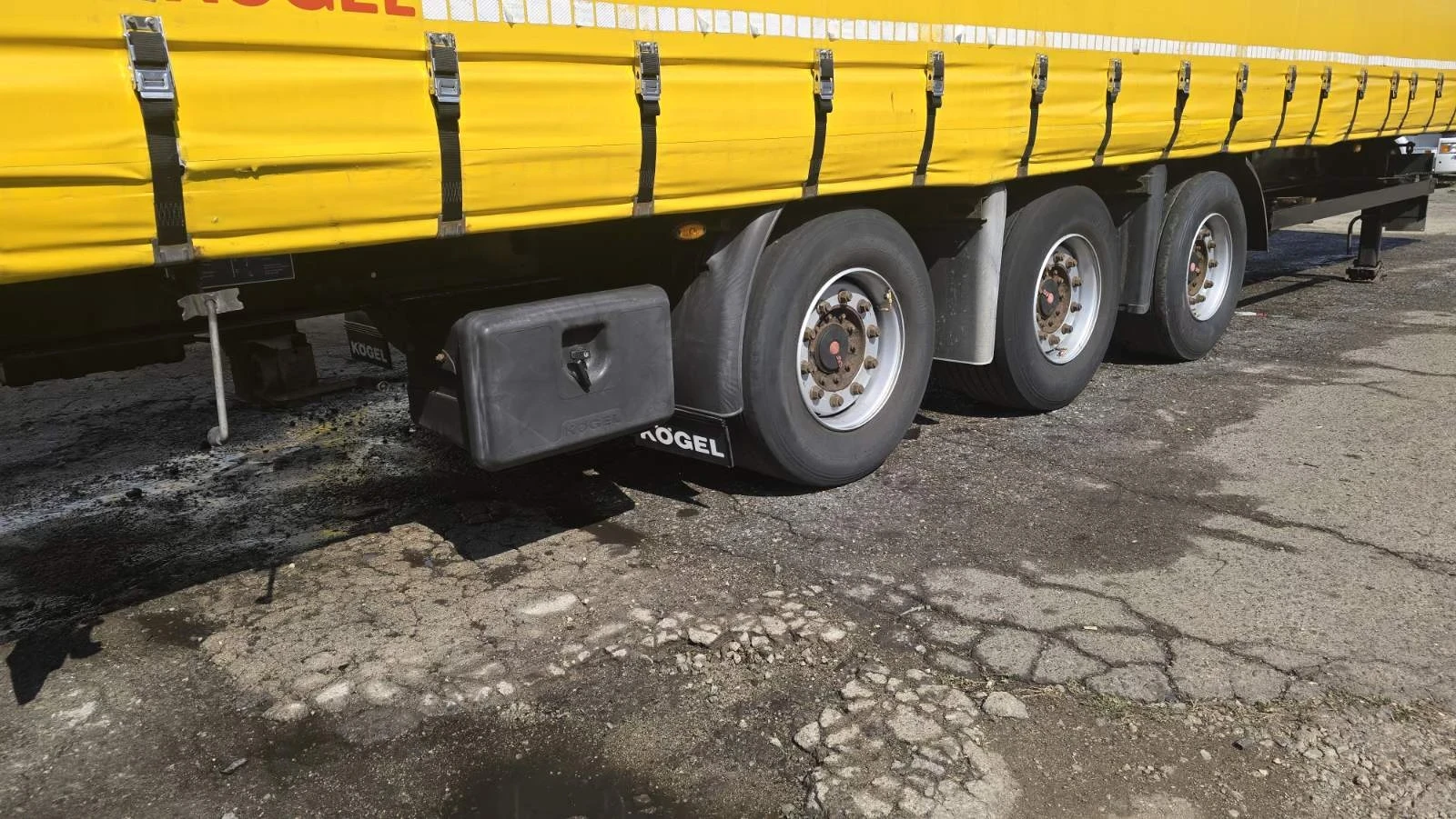 Полуремарке Koegel Тара 6700 кг. / Мега Вариус / буге, снимка 9 - Ремаркета - 55767621