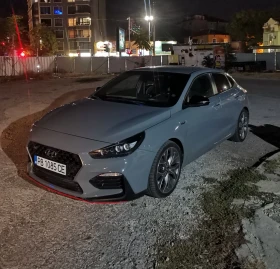 Обява за продажба на Hyundai I30 Fastback N-Line KEYLESS, NARDO-GREY, FLED KAМЕРА ~35 600 лв. - изображение 1 | Auto.bg Обява за продажба на Hyundai I30 Fastback N-Line KEYLESS, NARDO-GREY, FLED KAМЕРА ~35 600 лв. - изображение 1