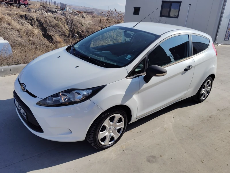 Ford Fiesta, снимка 1 - Автомобили и джипове - 48877673