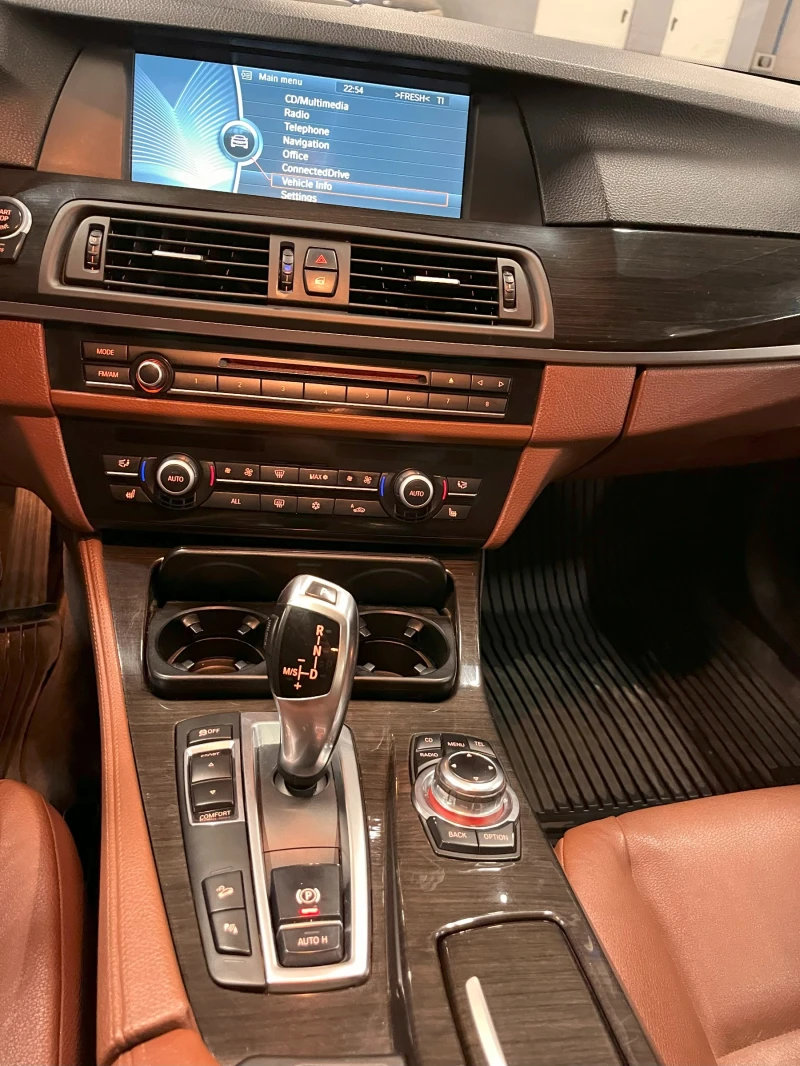 BMW 528 I XDrive, снимка 8 - Автомобили и джипове - 51513836