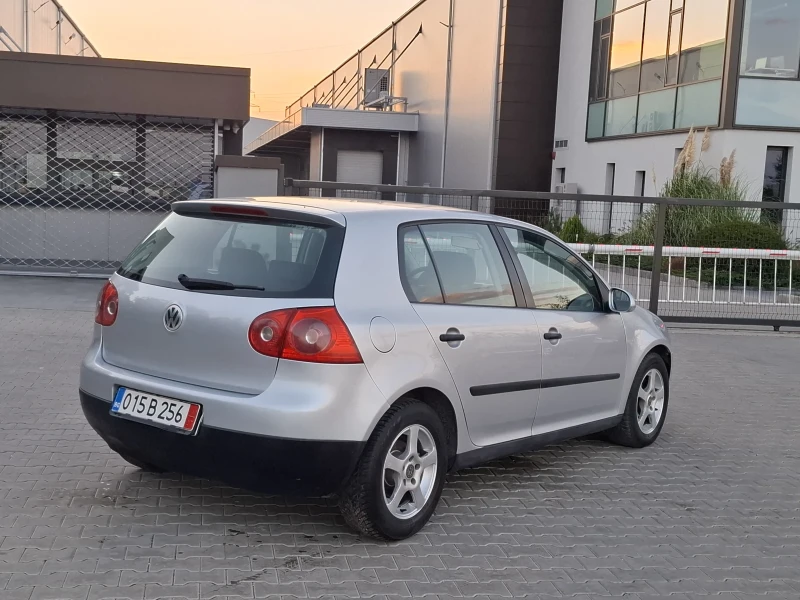 VW Golf 1.9TDI* (105кс)* KЛИМАТРОНИК* НАВИ* НОВ ВHОС* , снимка 12 - Автомобили и джипове - 52012312