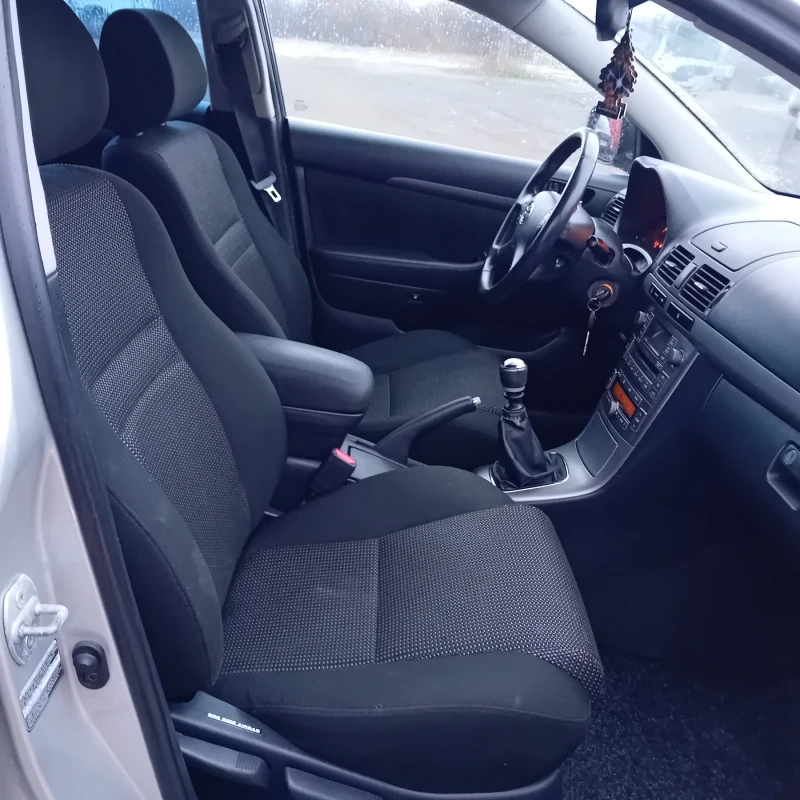 Toyota Avensis 2.0 d4d facelift , снимка 10 - Автомобили и джипове - 52794464