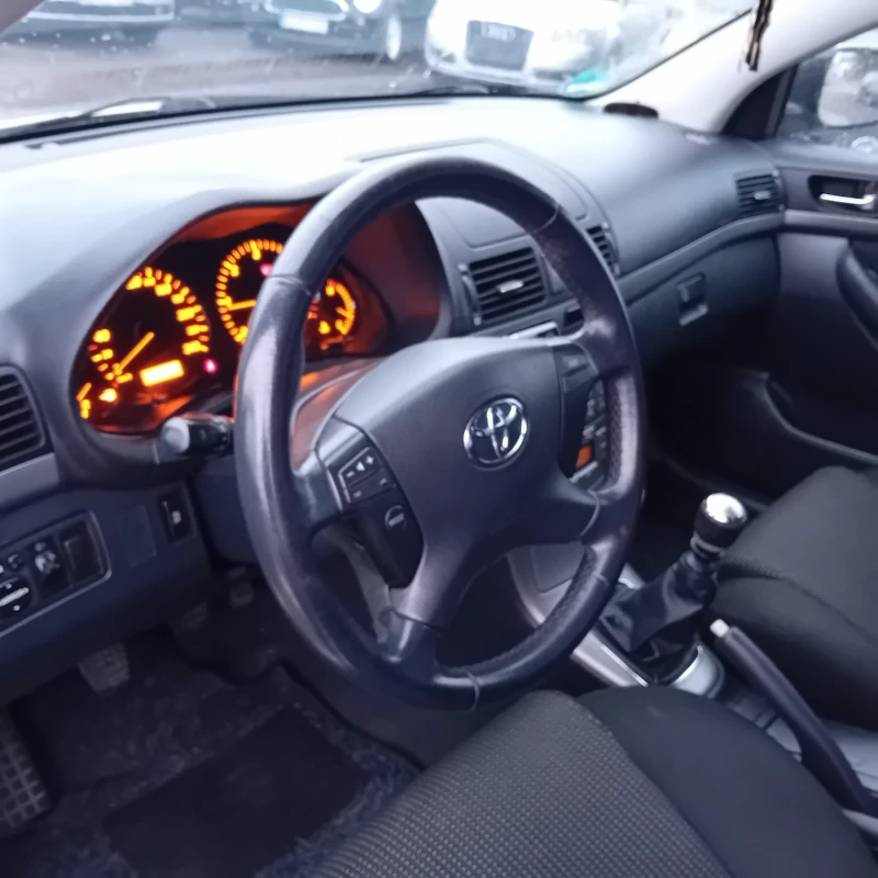 Toyota Avensis 2.0 d4d facelift , снимка 8 - Автомобили и джипове - 52794464