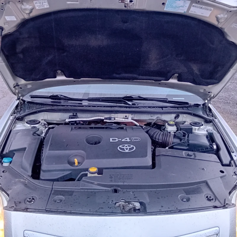 Toyota Avensis 2.0 d4d facelift , снимка 13 - Автомобили и джипове - 52794464