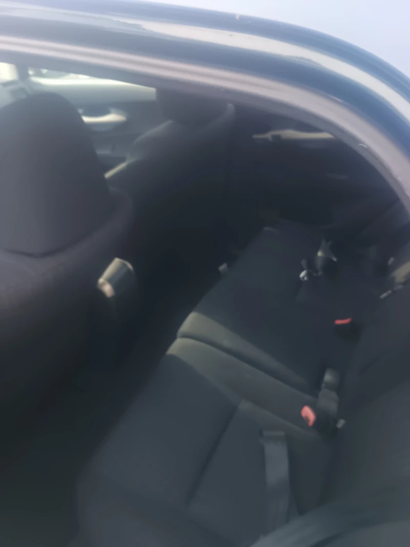 Toyota Auris, снимка 10 - Автомобили и джипове - 53415186