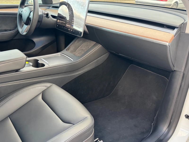 Tesla Model Y  PERFORMANCE  DUAL MOTOR  4X4, снимка 12 - Автомобили и джипове - 53443424
