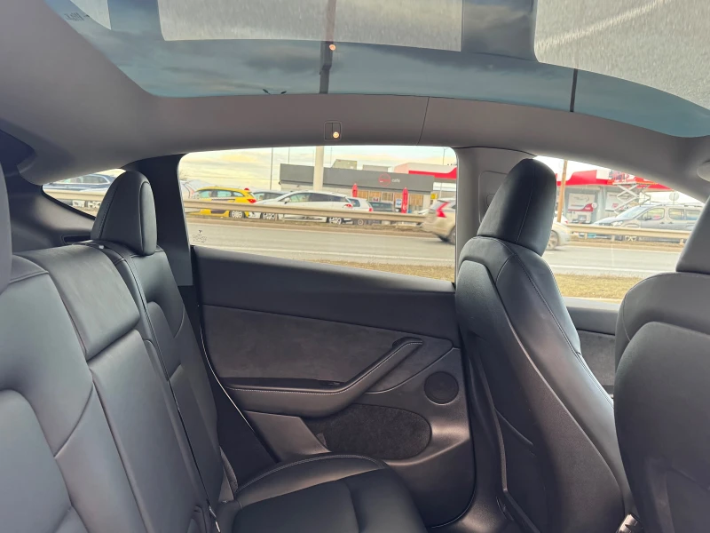 Tesla Model Y  PERFORMANCE  DUAL MOTOR  4X4, снимка 13 - Автомобили и джипове - 53443424