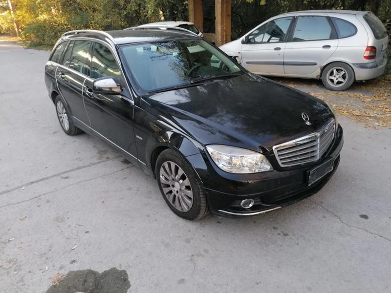 Mercedes-Benz C 200 2.0 DCI - изображение 2