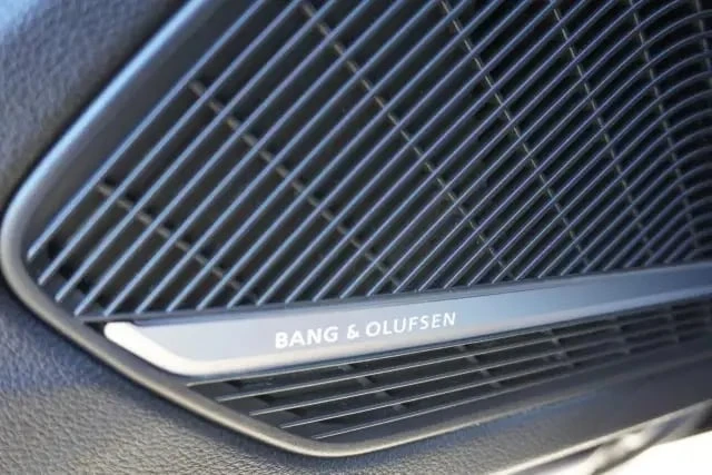 Audi S5 * TECHNIK * МАСАЖИ * МЪРТВА ТОЧКА * ПОДГРЕВИ, снимка 17 - Автомобили и джипове - 53225173