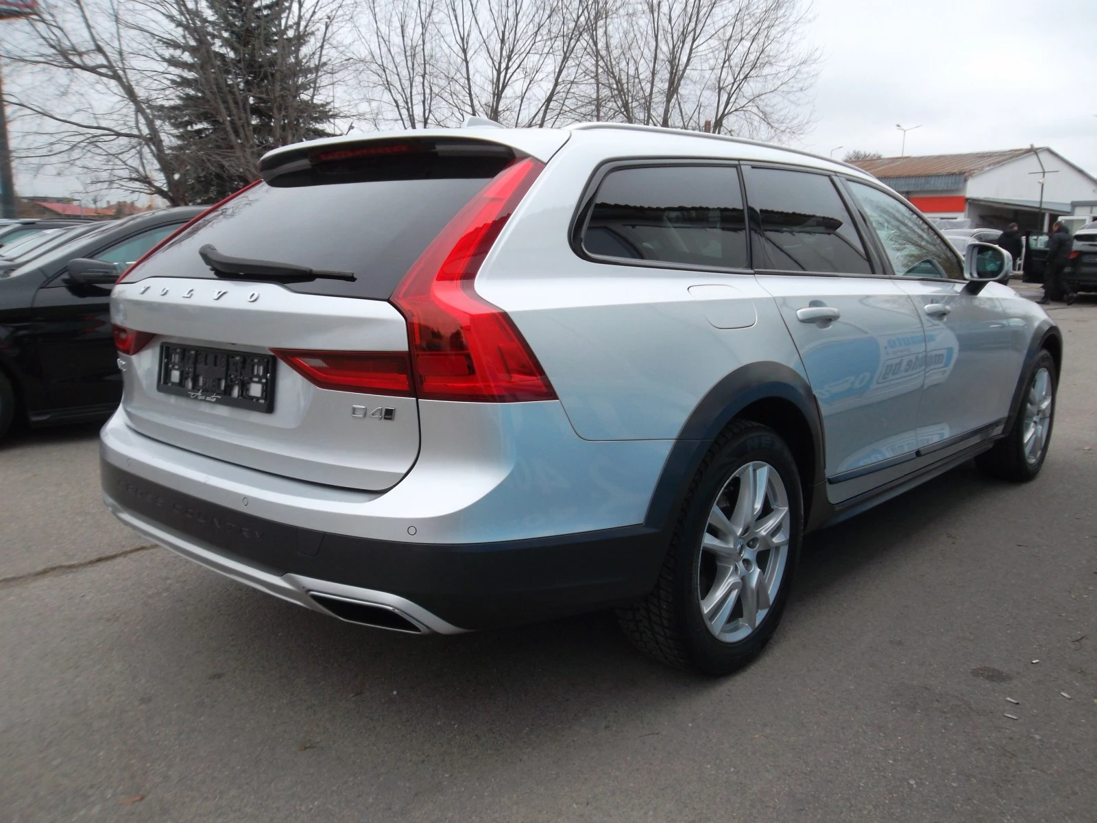 Volvo V90 Cross Country 2.0 D4 4x4 EURO 6B - изображение 3