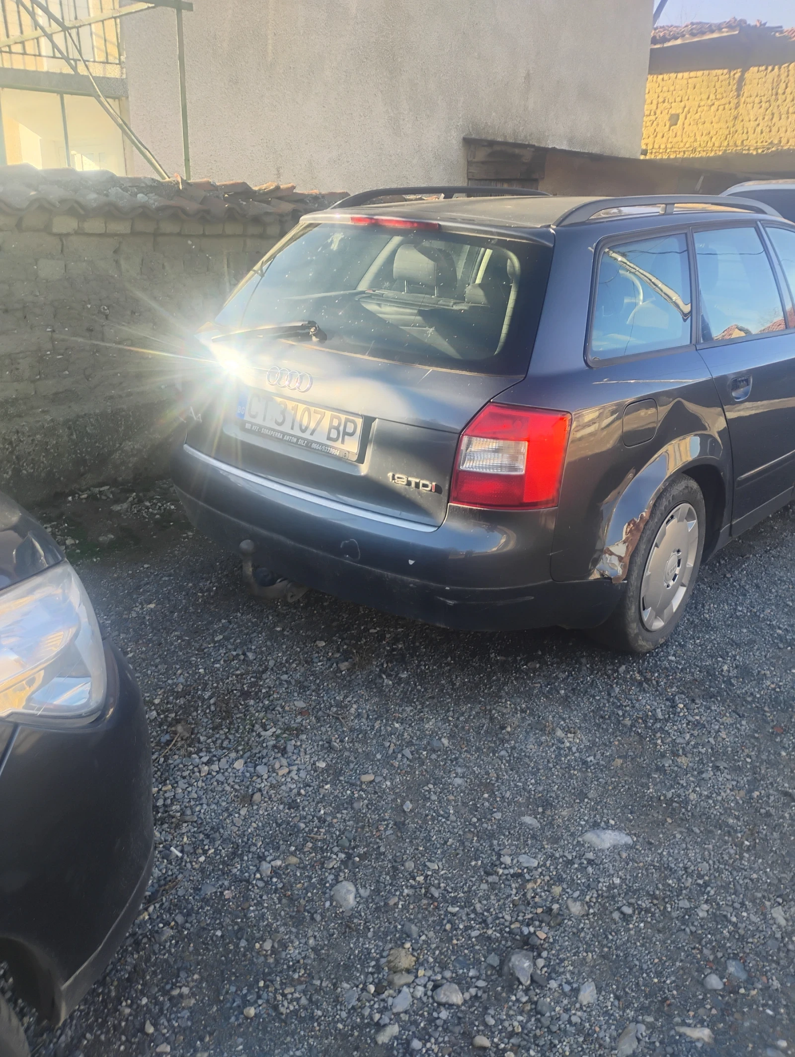 Audi A4 1.9 136 КС клима - изображение 2