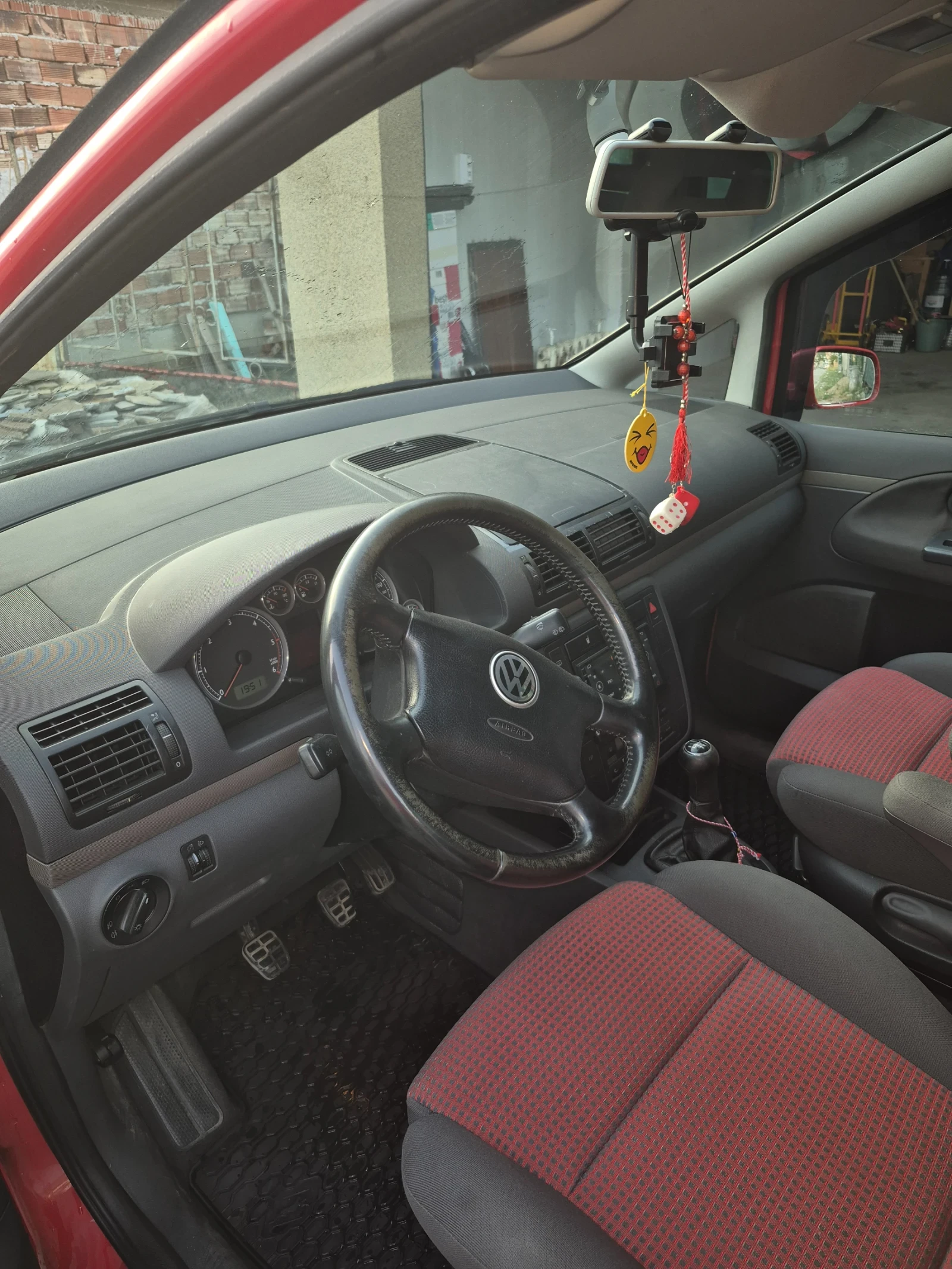 VW Sharan  - изображение 8