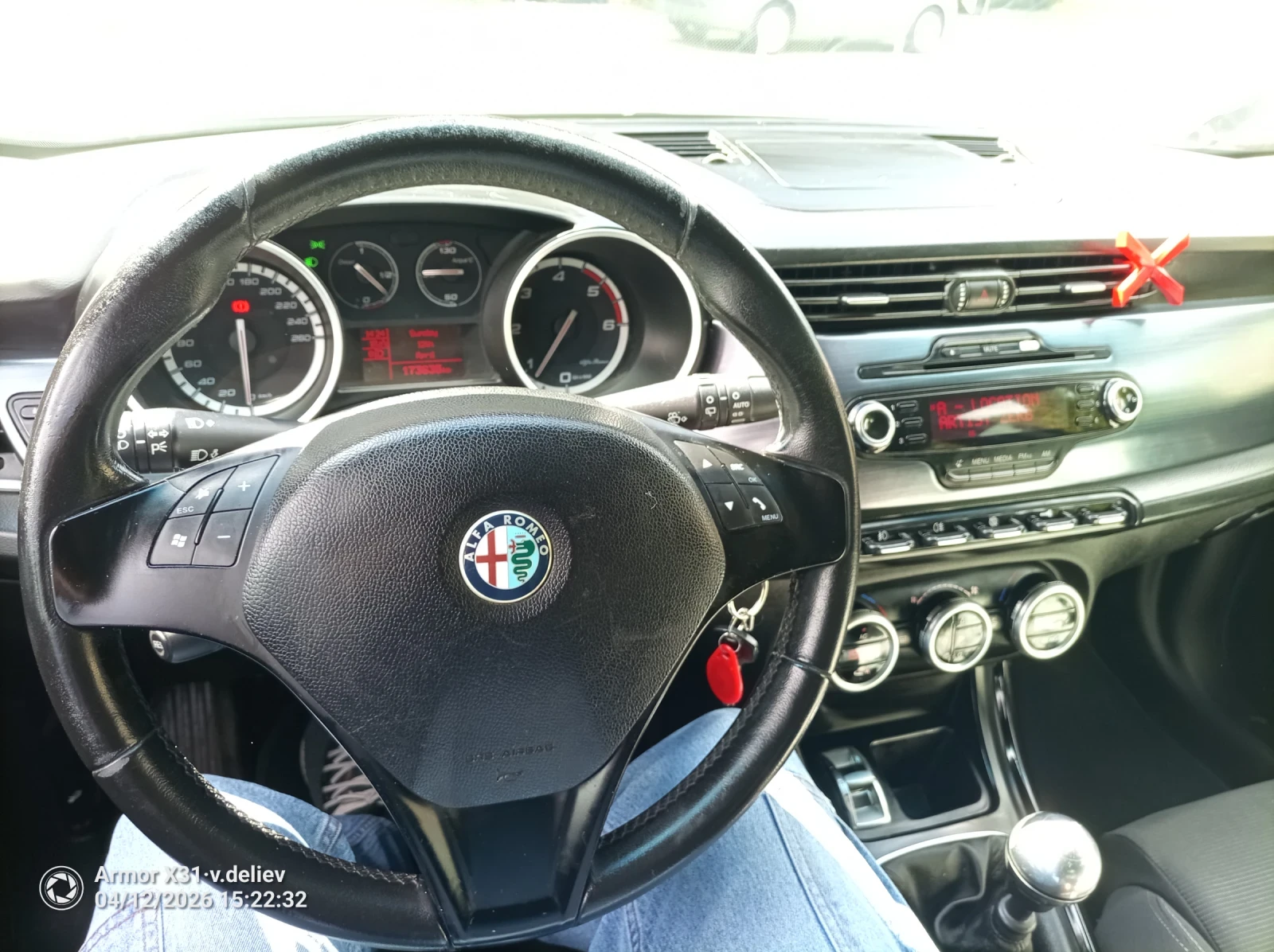 Alfa Romeo Giulietta 2.0JTDm 140 hp - ОБСЛУЖЕНА, РЕГИСТРИРАНА, снимка 13 - Автомобили и джипове - 54176616