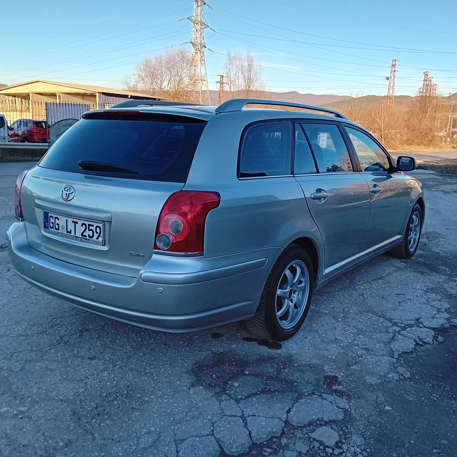 Toyota Avensis 2.0 d4d facelift  - изображение 4