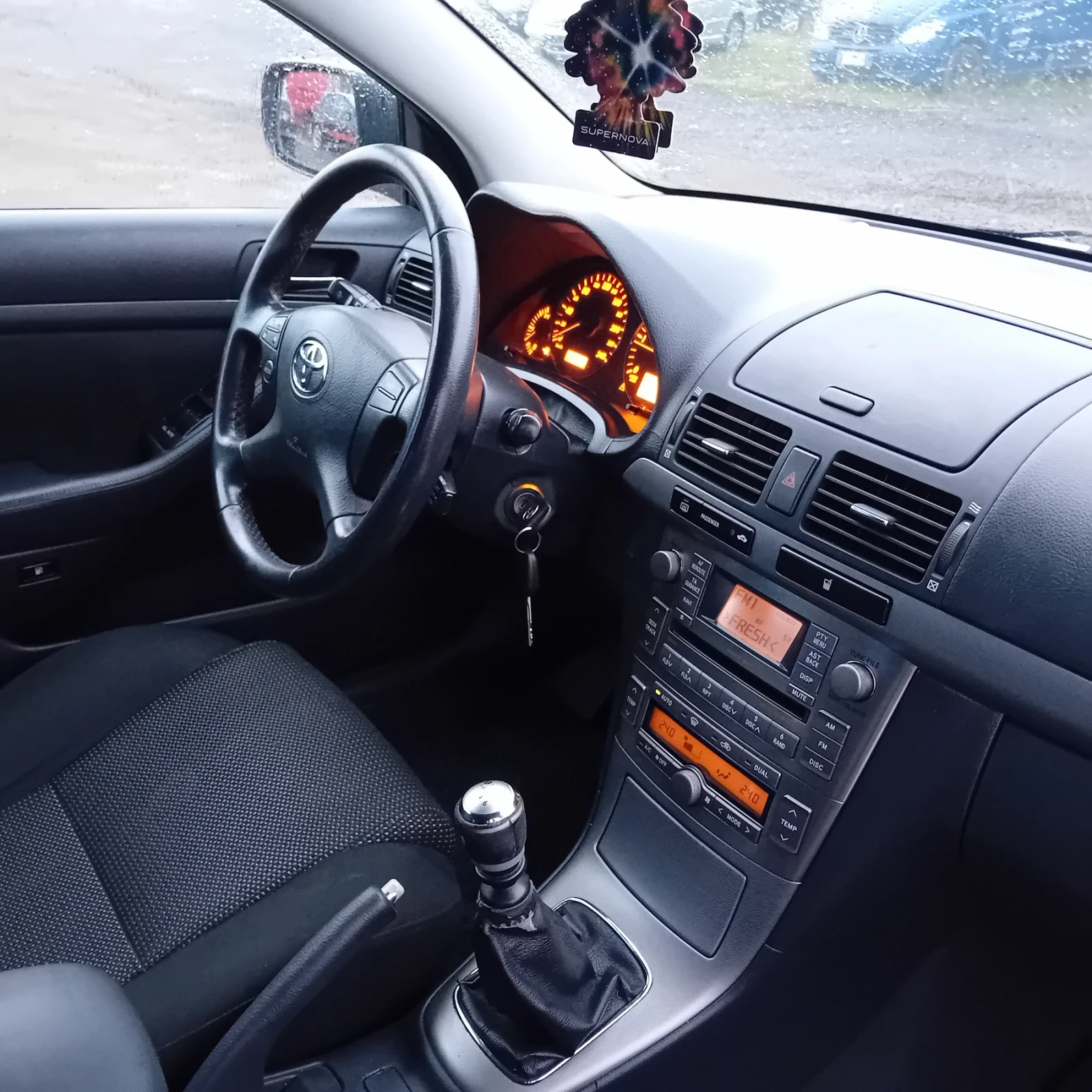 Toyota Avensis 2.0 d4d facelift  - изображение 6