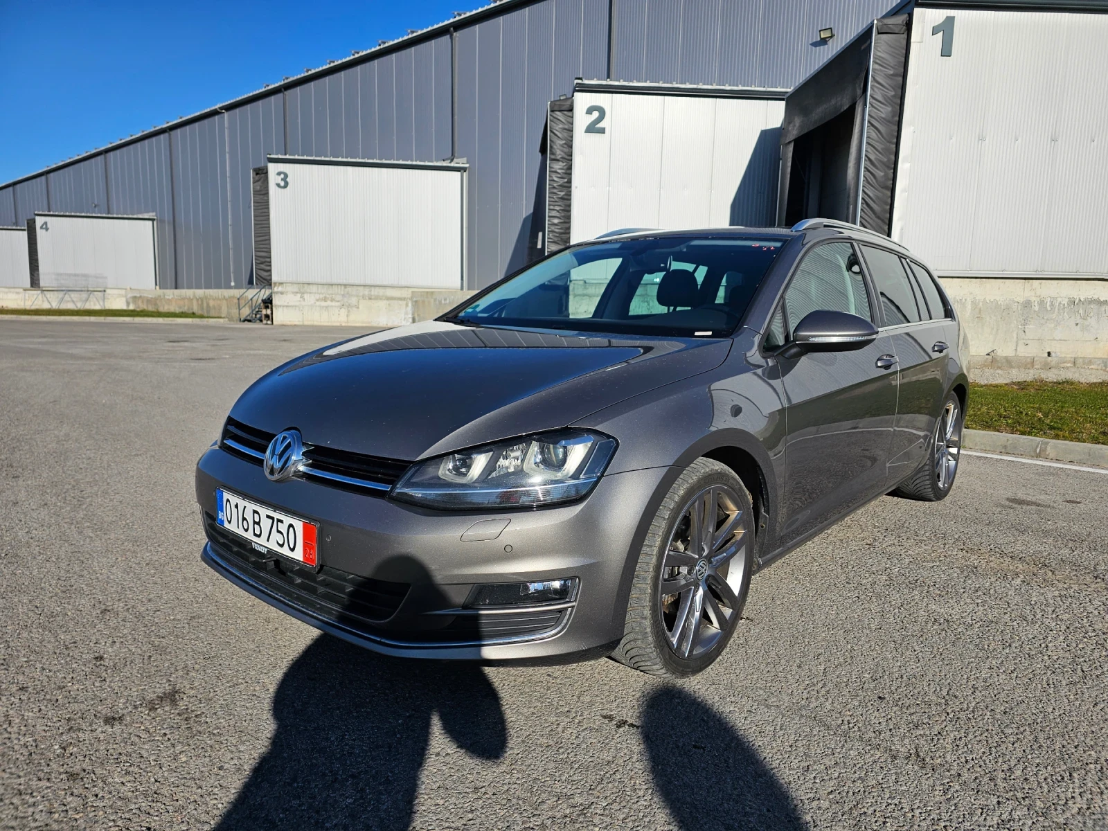 VW Golf 2.0TDI DSG 6 Highline СЕРВИЗНА ИСТОРИЯ  - изображение 3