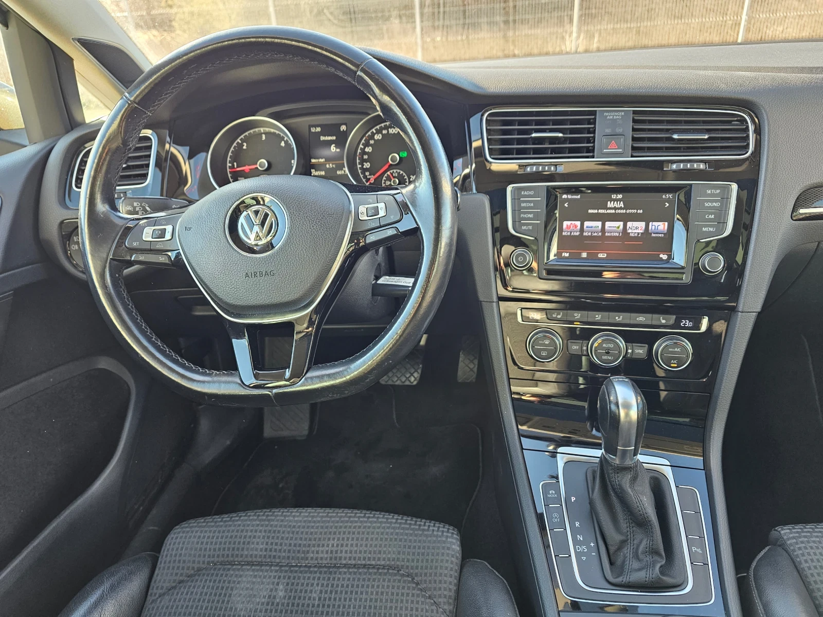 VW Golf 2.0TDI DSG 6 Highline СЕРВИЗНА ИСТОРИЯ  - изображение 8