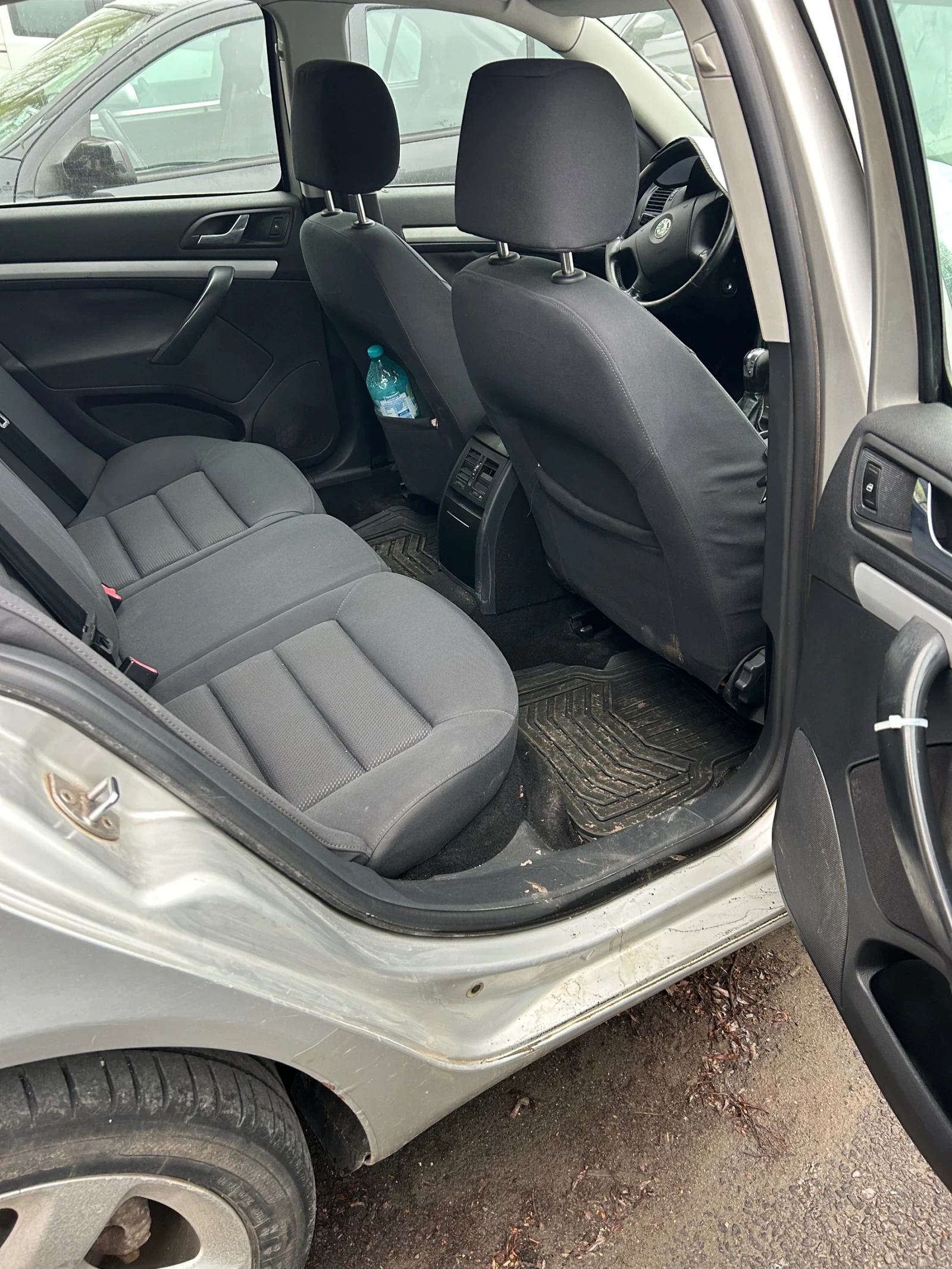 Skoda Octavia 1.9 TDI, снимка 6 - Автомобили и джипове - 53936041