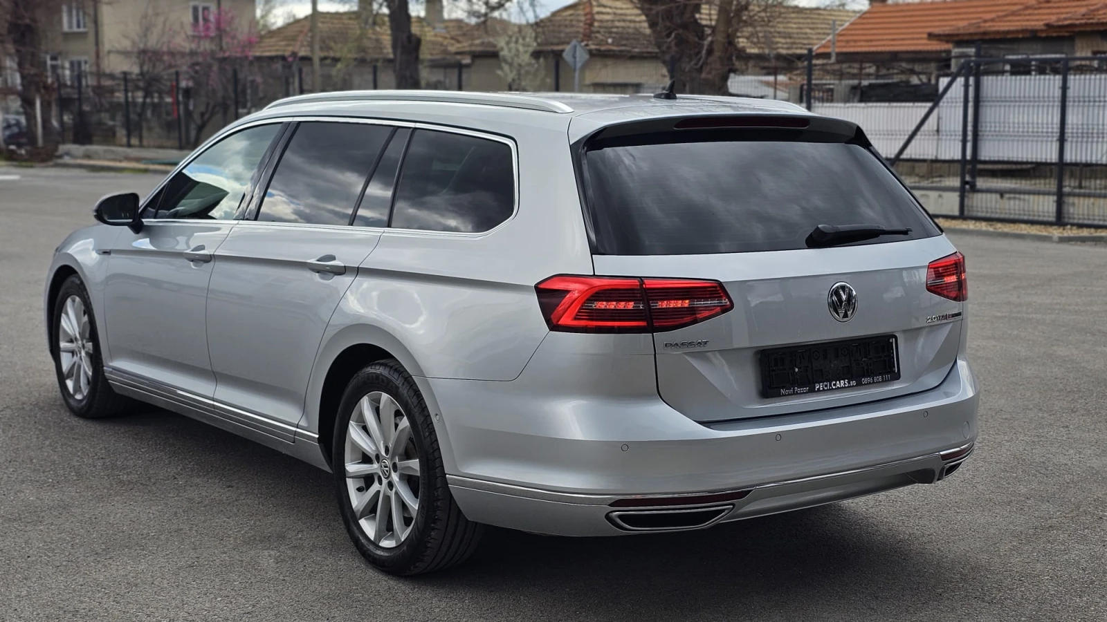 VW Passat 2.0BiTDi 240HP 4Motion 7DSG CH-MATRIX-ФУЛ-ЛИЗИНГ, снимка 4 - Автомобили и джипове - 54223401