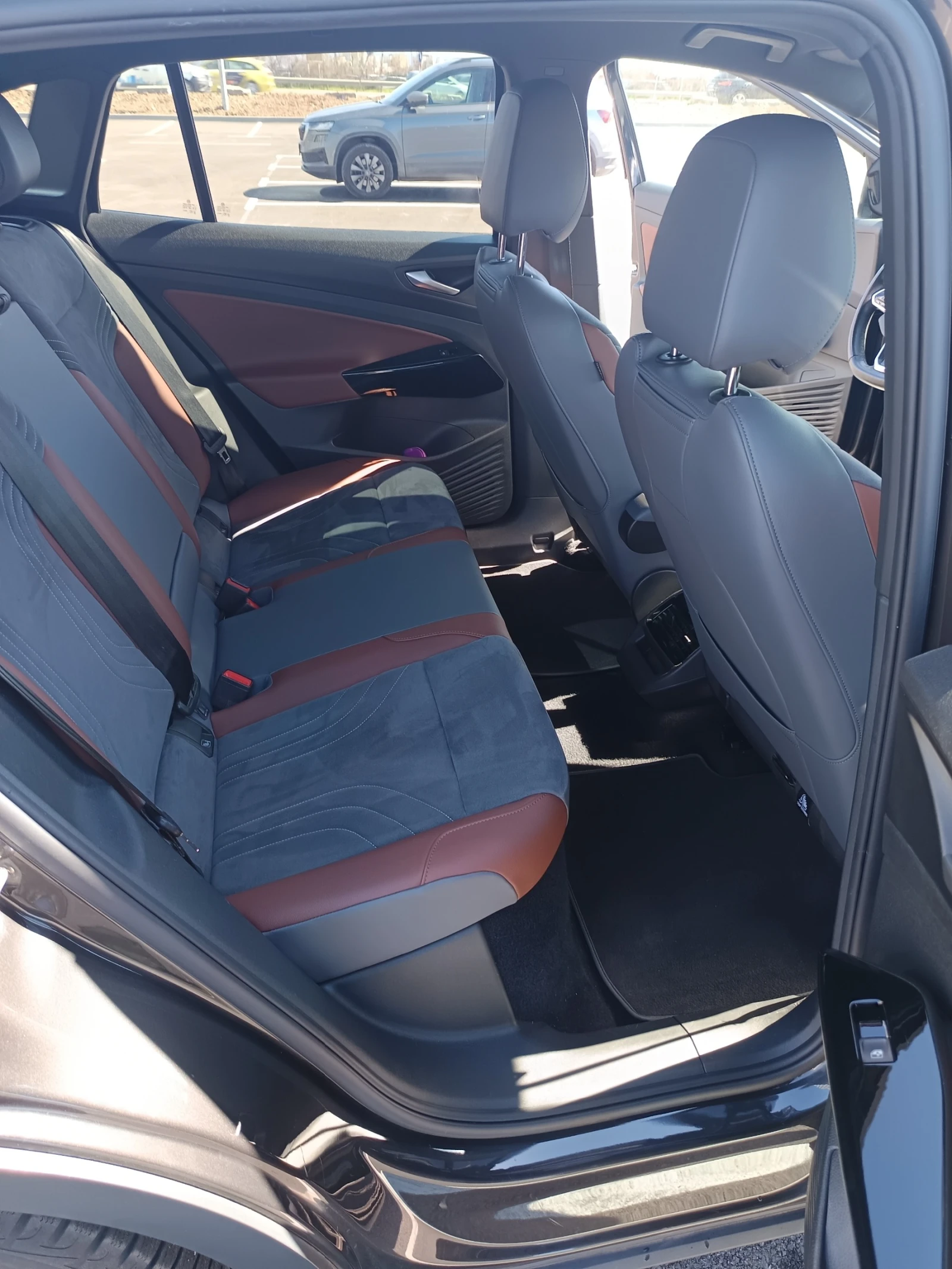 VW ID.4 1St Edition, снимка 9 - Автомобили и джипове - 54312861