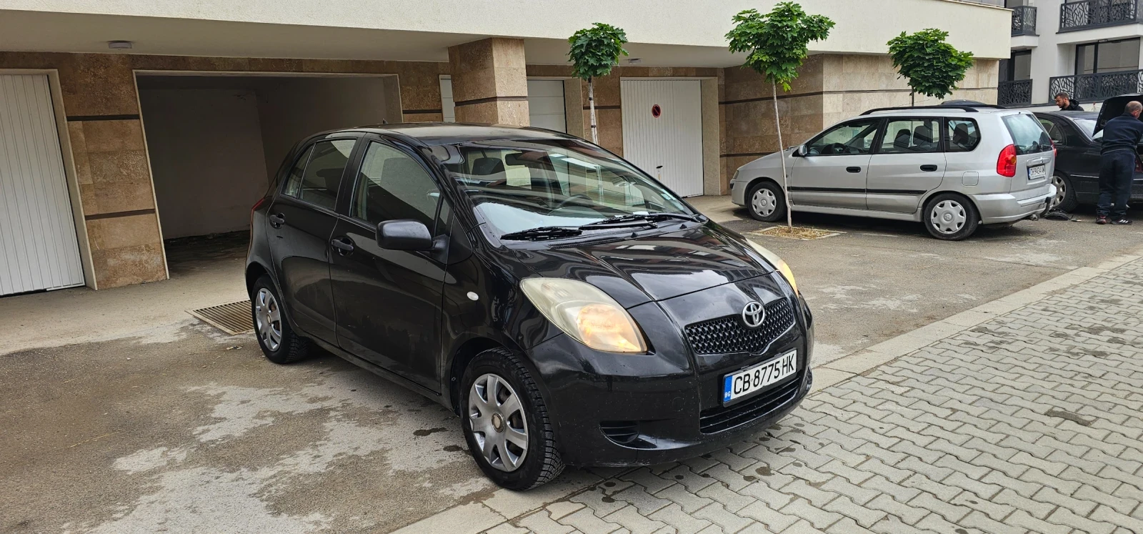 Toyota Yaris 1.0 VVT-i Спешно, снимка 2 - Автомобили и джипове - 54664106