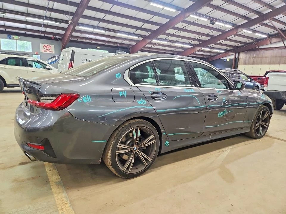 BMW 320, снимка 3 - Автомобили и джипове - 54720168