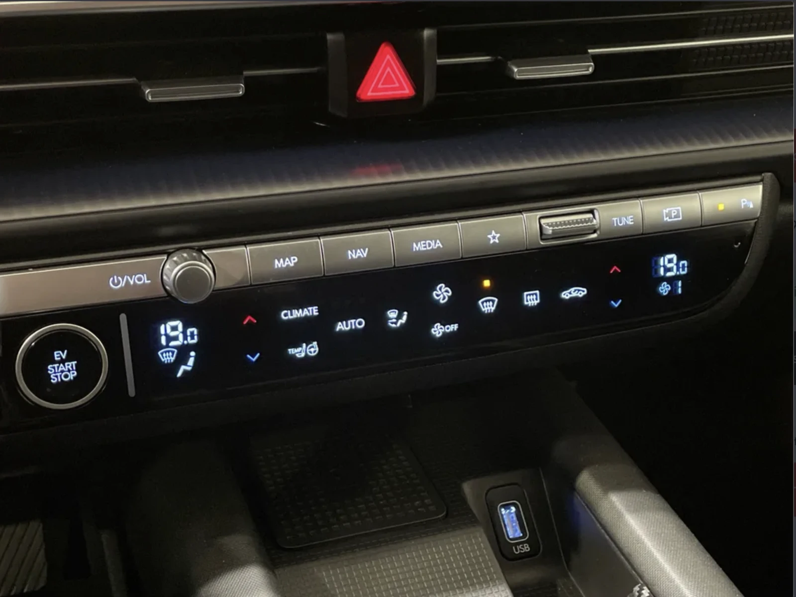 Hyundai Ioniq 6 Preferred /AWD / Long Range, снимка 12 - Автомобили и джипове - 54928374