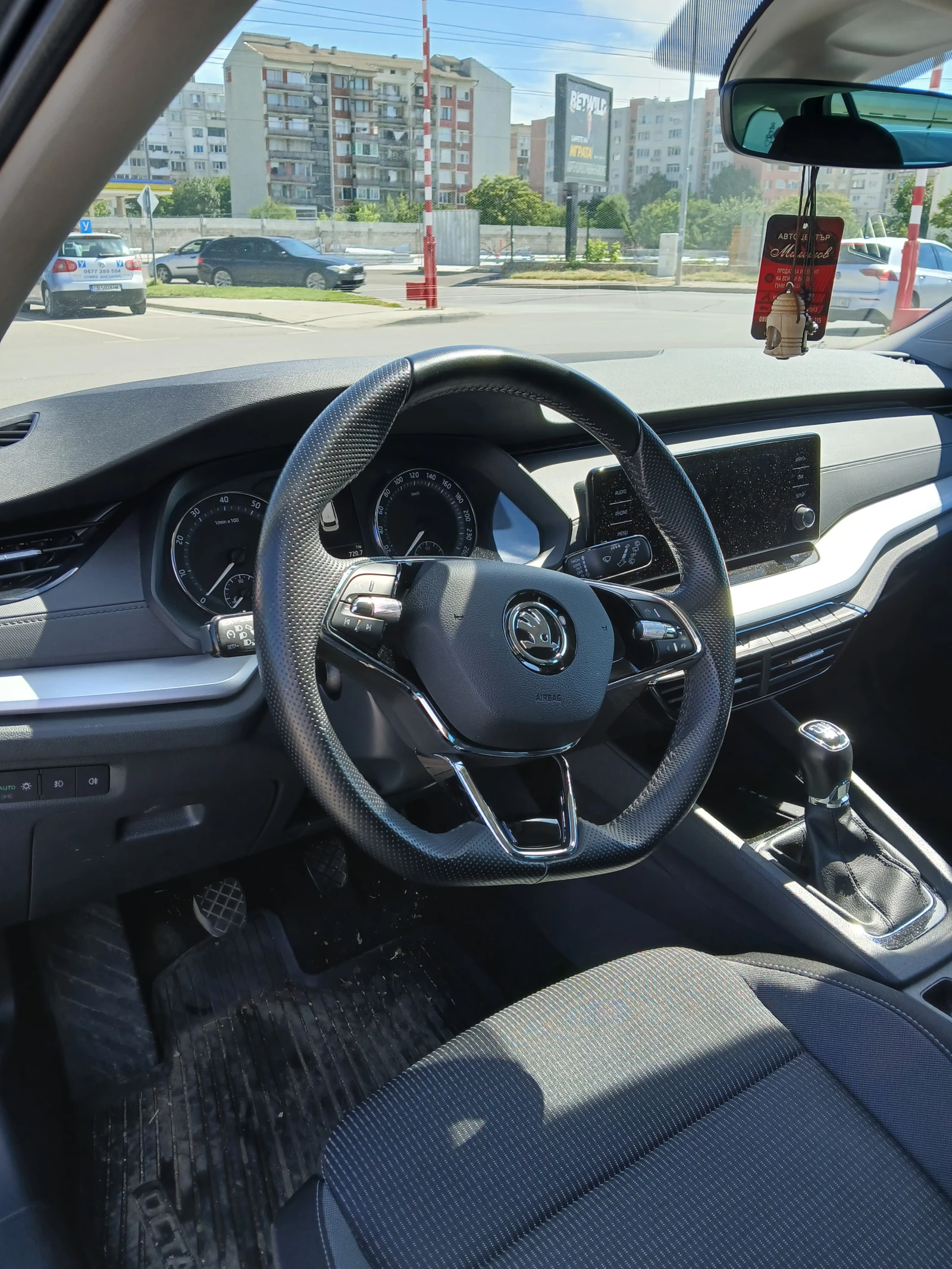Skoda Octavia 1, 5 TSI, снимка 10 - Автомобили и джипове - 54932546