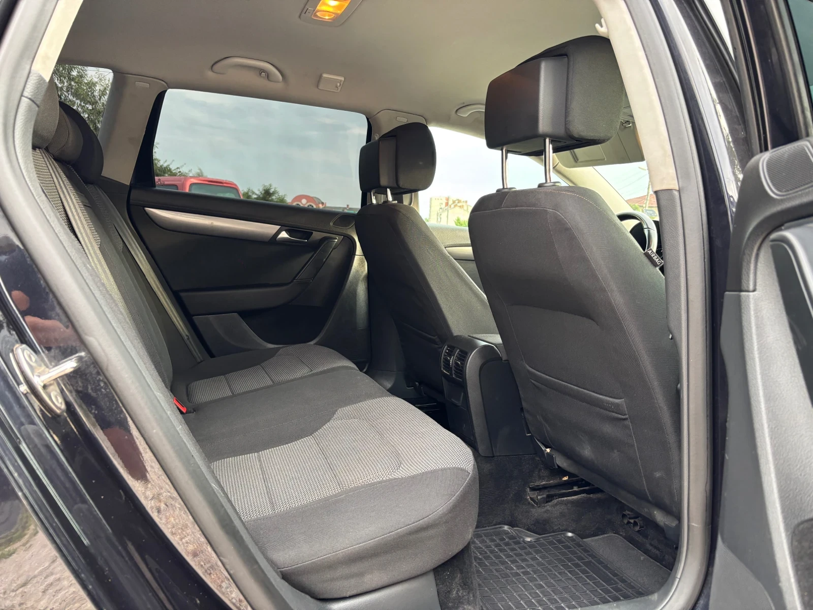 VW Passat 2.0 TDI 140 кс, снимка 14 - Автомобили и джипове - 55212462