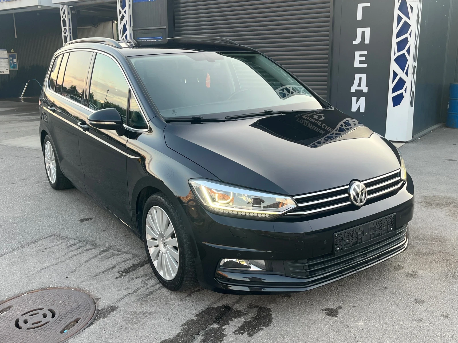VW Touran 2.0TDI LeD SWISS | Mobile.bg � ����������� 1