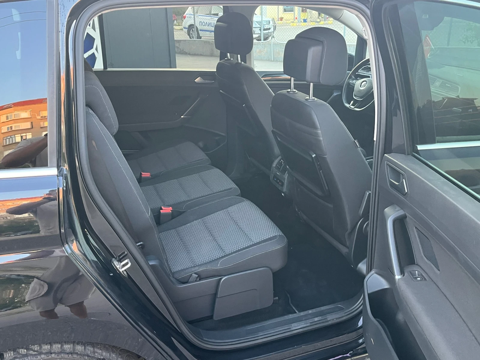 VW Touran 2.0TDI LeD SWISS | Mobile.bg � ����������� 11