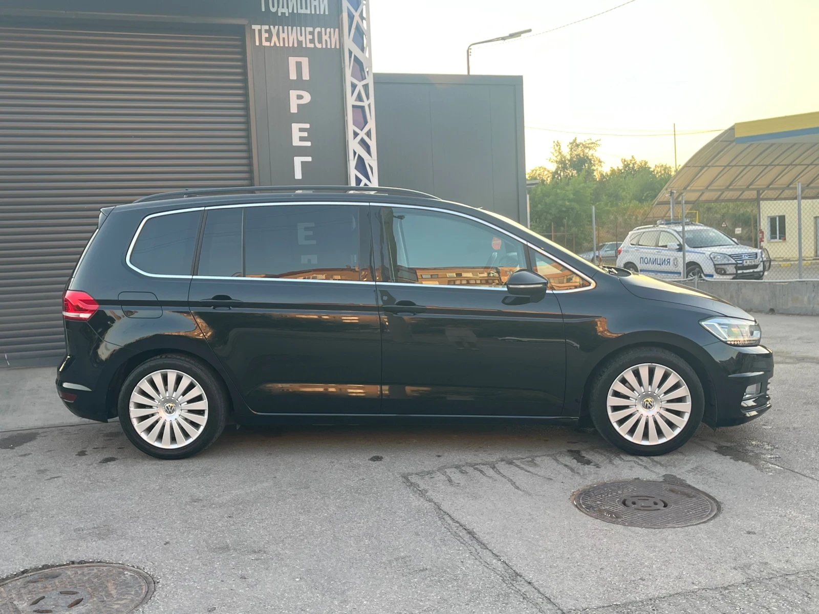 VW Touran 2.0TDI LeD SWISS | Mobile.bg � ����������� 7