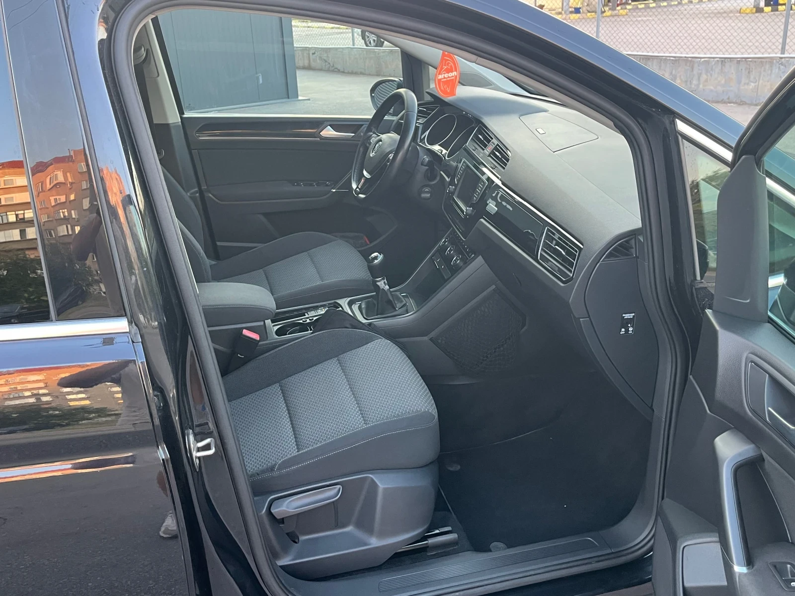 VW Touran 2.0TDI LeD SWISS | Mobile.bg � ����������� 10