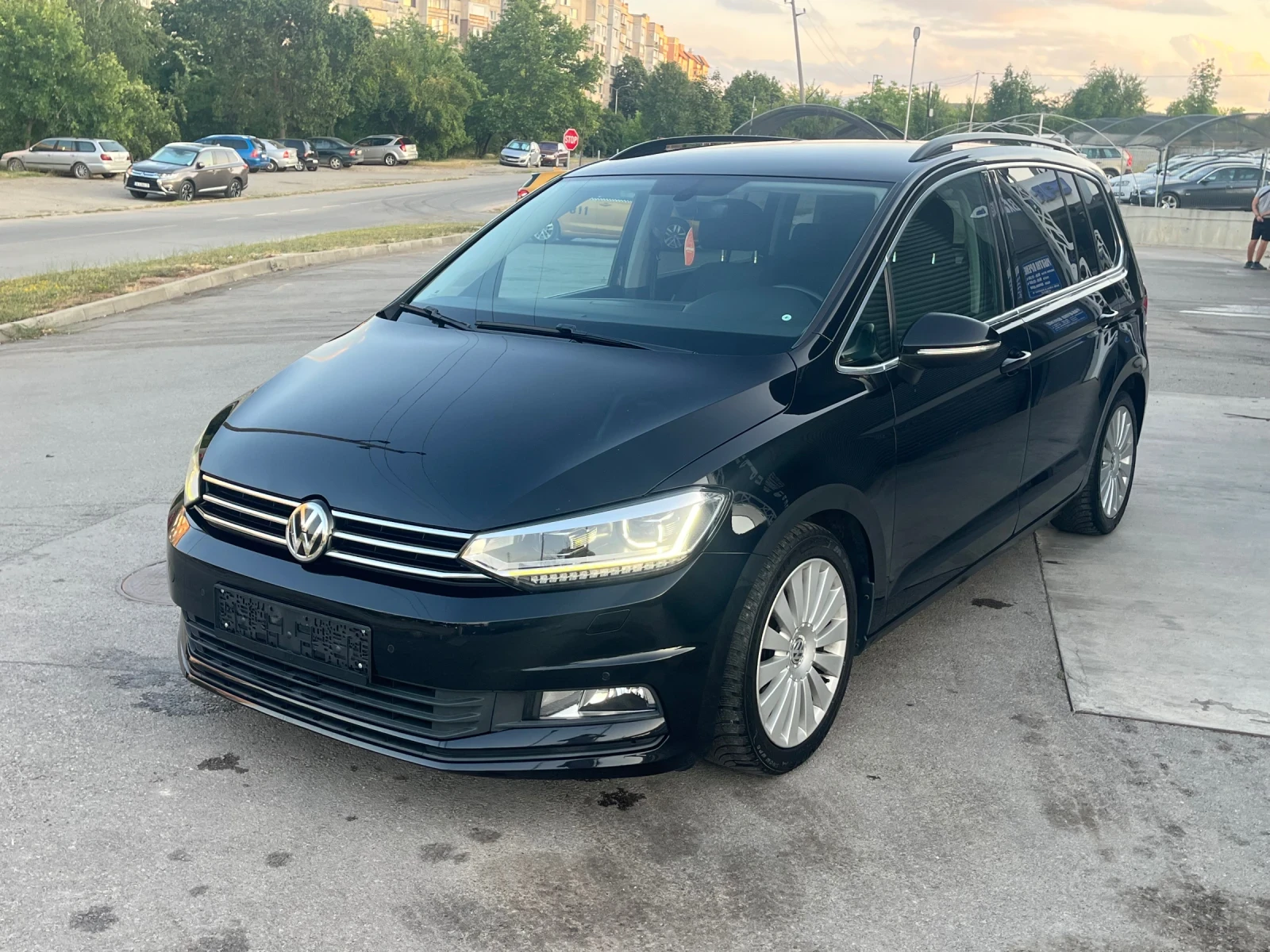 VW Touran 2.0TDI LeD SWISS | Mobile.bg � ����������� 3