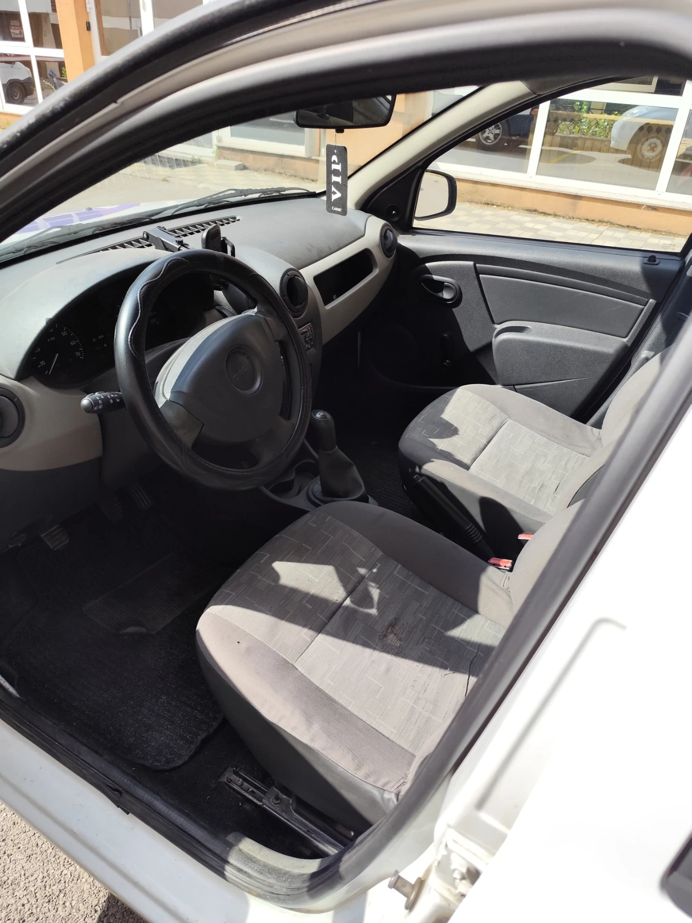 Dacia Sandero 1.6 бензин, става на газ, снимка 5 - Автомобили и джипове - 55372637