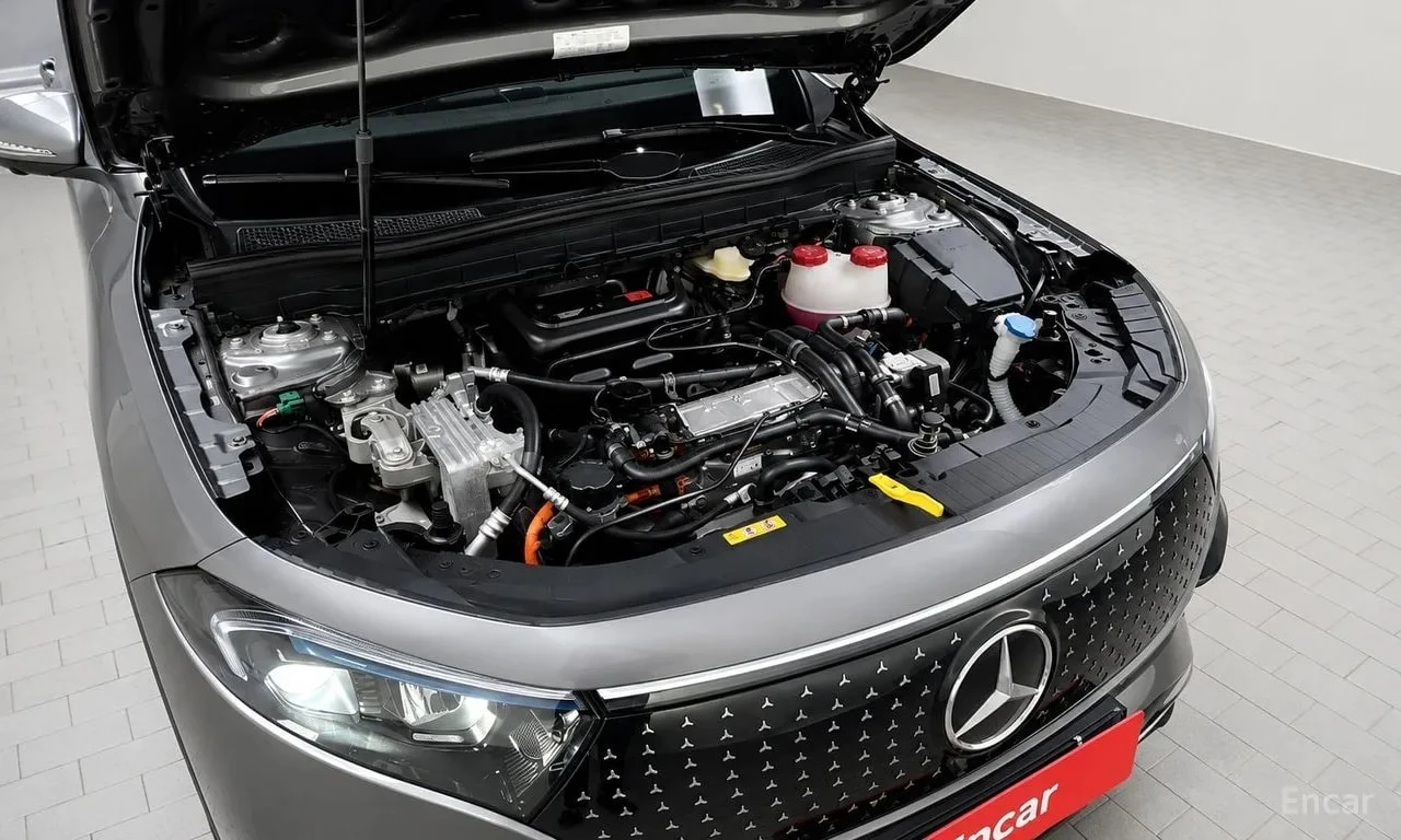 Mercedes-Benz EQB * EQB300 4MATIC AMG Line * ЦЕНА ДО БГ, снимка 17 - Автомобили и джипове - 55885969