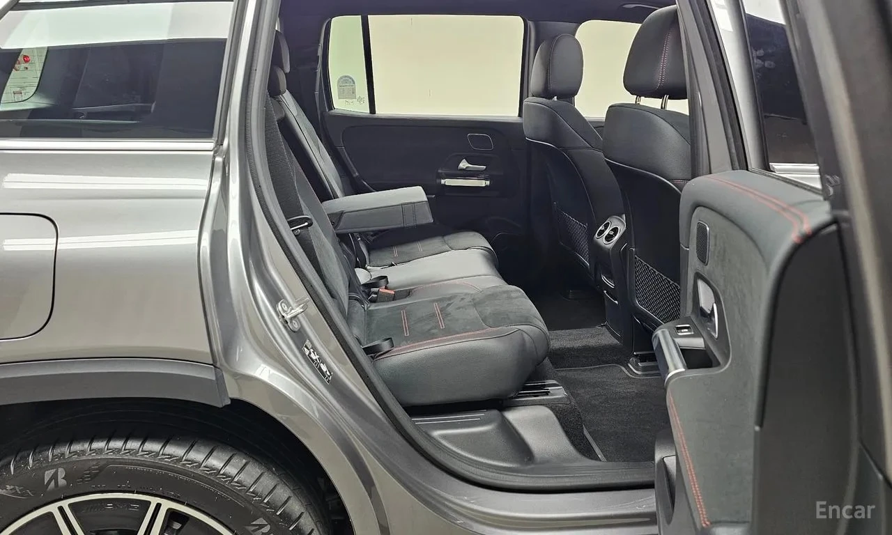 Mercedes-Benz EQB * EQB300 4MATIC AMG Line * ЦЕНА ДО БГ, снимка 12 - Автомобили и джипове - 55885969