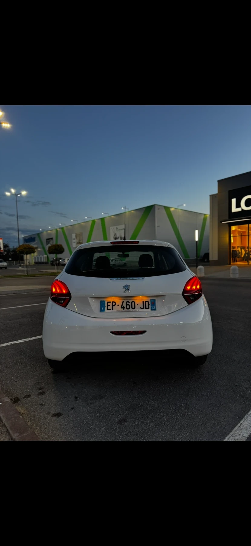 Peugeot 208 1.2 PureTech Бензин, снимка 4 - Автомобили и джипове - 56220420