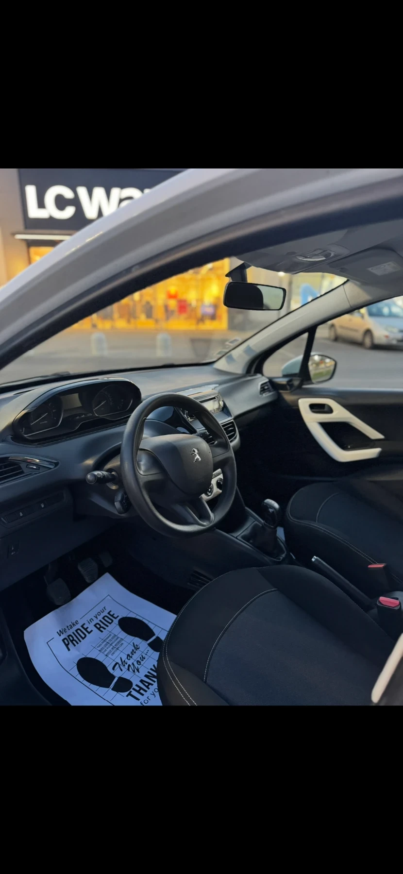 Peugeot 208 1.2 PureTech Бензин, снимка 8 - Автомобили и джипове - 56220420