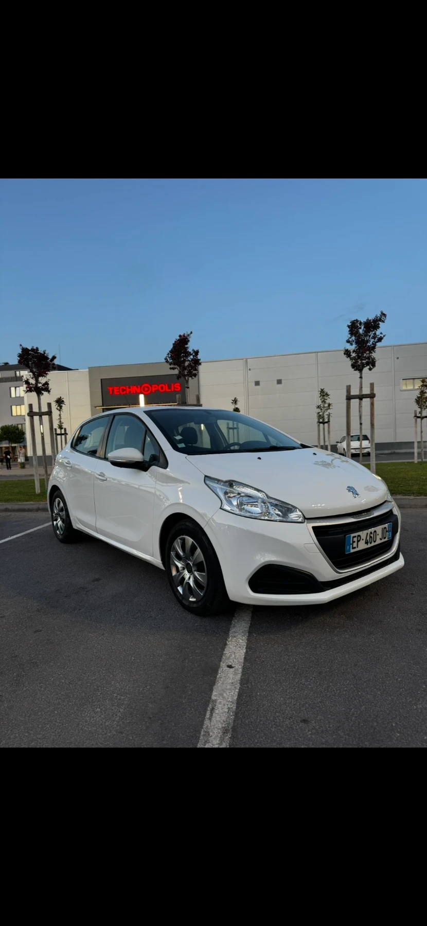 Peugeot 208 1.2 PureTech Бензин, снимка 6 - Автомобили и джипове - 56220420