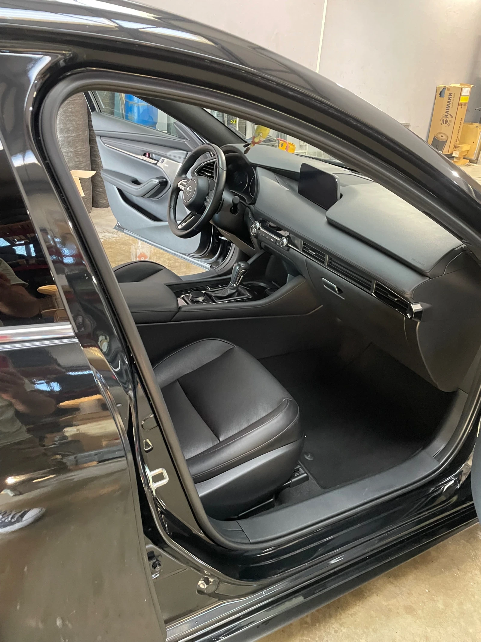 Mazda 3 2.5 Turbo AWD, снимка 16 - Автомобили и джипове - 56243573